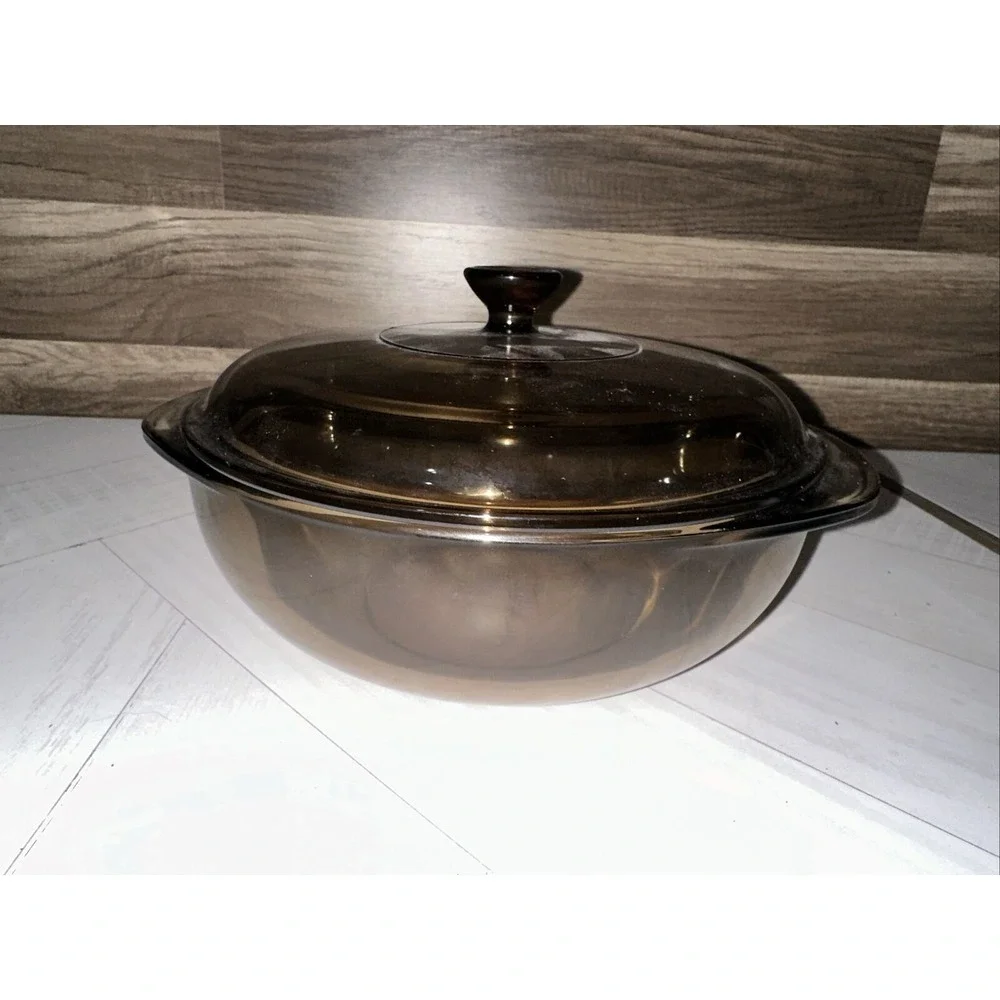 PYREX #024 21 D-3 2-Qt Brown Amber Round Casserole Dish Bowl w/ Lid‎